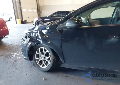 2017 Chevrolet Sonic Lt Auto z USA, uszkodzony, nr VIN 1G1JD6SB4H4138955